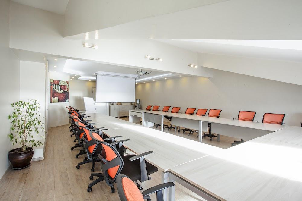 Kamara meeting room